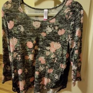 No boundaries floral 3/4 sleeve shirt